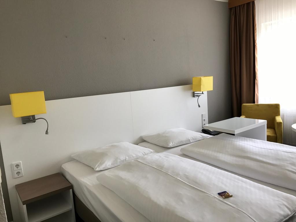 Astral'Inn Leipzig Hotel & Restaurant ภายนอก รูปภาพ