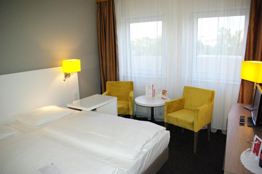 Astral'Inn Leipzig Hotel & Restaurant ภายนอก รูปภาพ